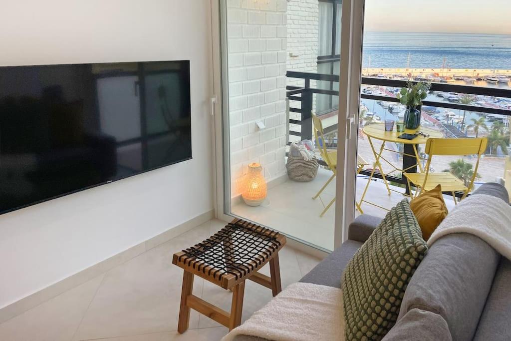 Charming Sea View Hideaway At Marbella's Marina Appartamento Marbella