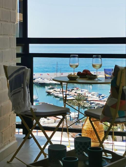 Charming Sea View Hideaway At Marbella's Marina Appartamento Marbella