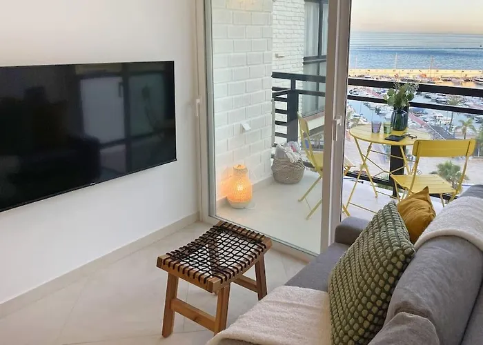 Charming Sea View Hideaway At Marbella\'S Marina